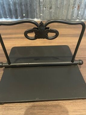Longaberger Black Metal Letter & Napkin Stand with Leaf Motif